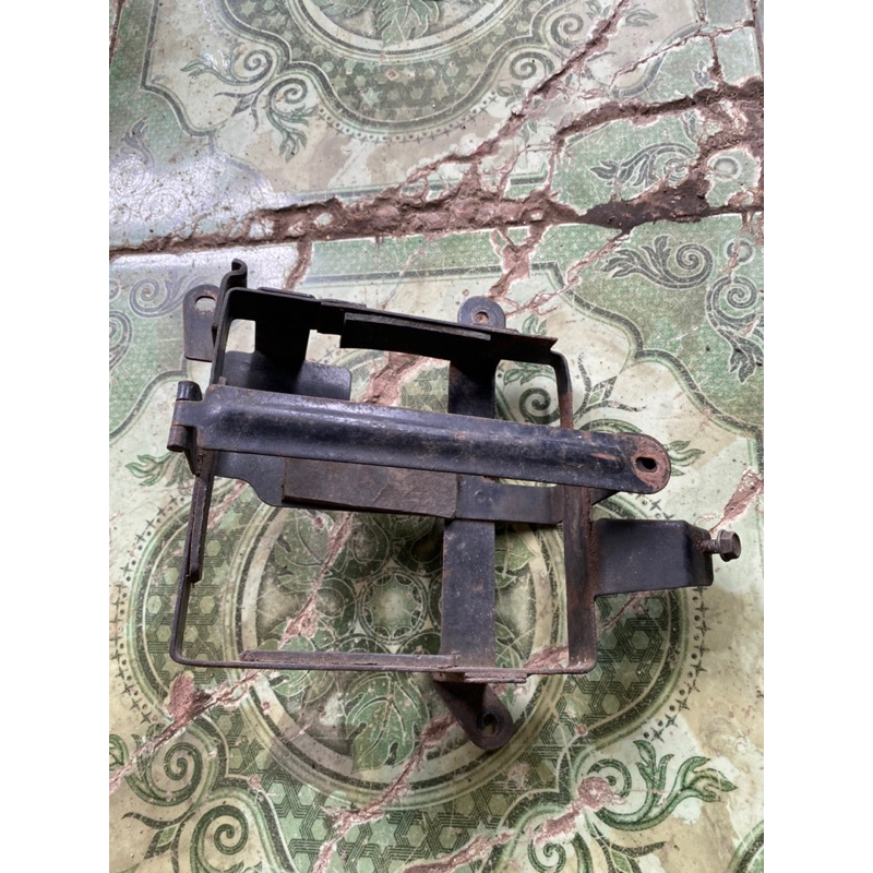 pangkon dudukan aki tiger revo ori copotan