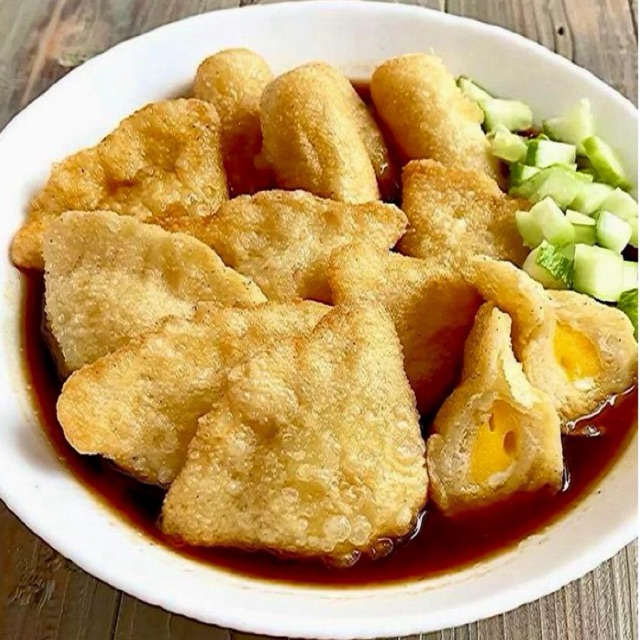

PEMPEK KAPAL SELAM (PEMPEK PALEMBANG ASLI IKAN TENGGIRI)