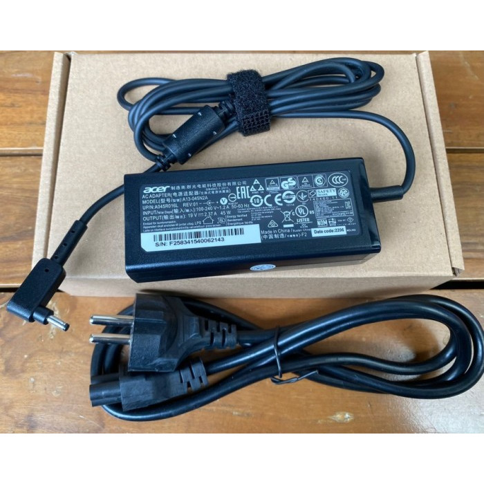 Adaptor Charger Acer TravelMate B3 TMB311R-31 TMB311-31 TMB311R-32 19V 2,37A 45W