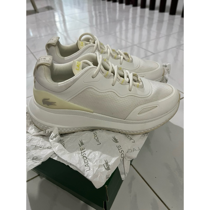 Preloved Sepatu Wanita Sneakers Lacoste Original