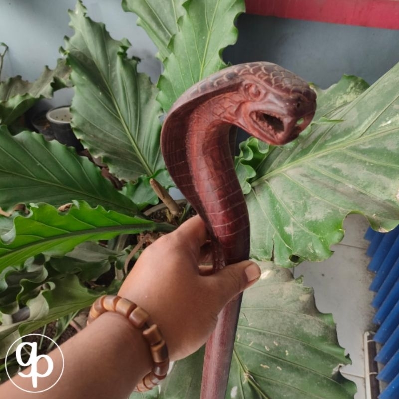 TONGKAT JALAN 1 METER TONGKAT JALAN KAYU GALIH ASEM UKIR ULAR COBRA UKIR ULAR KOBRA