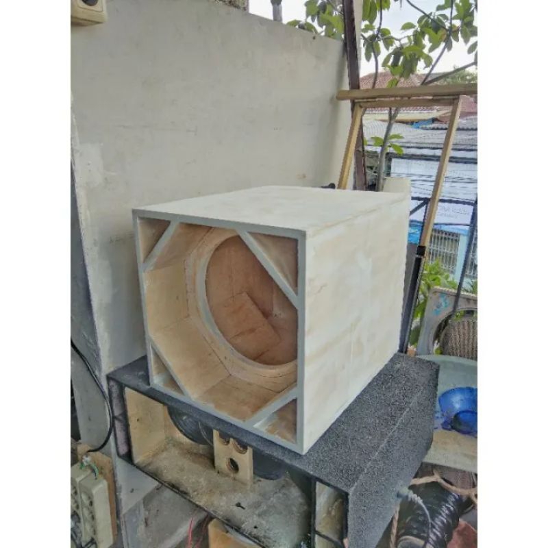Box speaker 10 inchi dan 12 inchi model Martin

