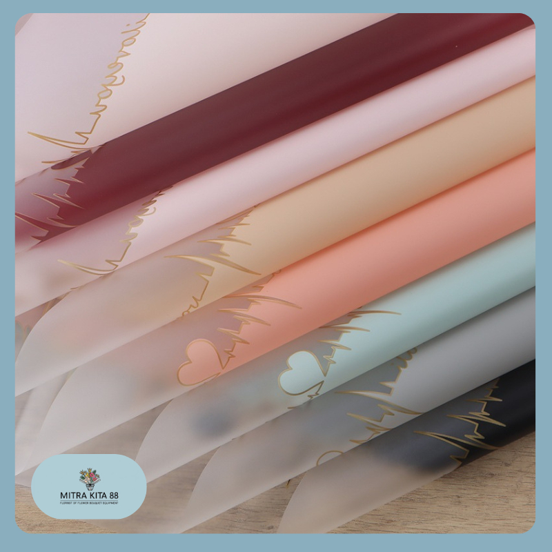 

Isi 20 LEMBAR Flower Wrapping Paper Motiv Love Valantine Kertas Cellophane Buket Bunga Celophane KB025