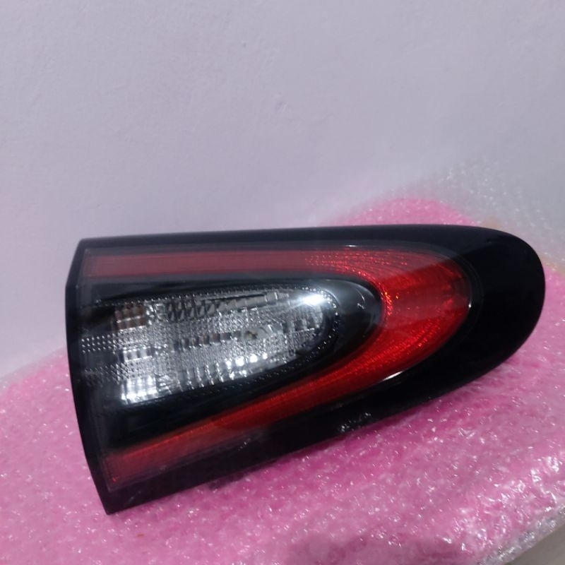 Lampu bagasi Toyota Sienta Q kiri Original