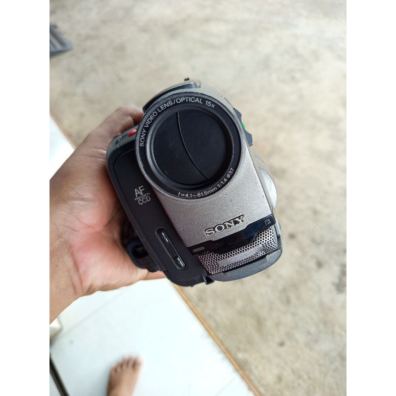 Handycam sony ccd hi8 kondisi gak tau