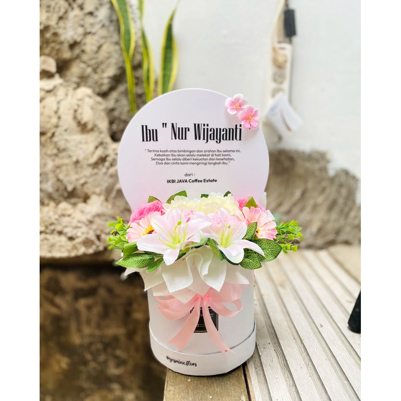 bloombox akrilik bunga wisuda/ opening