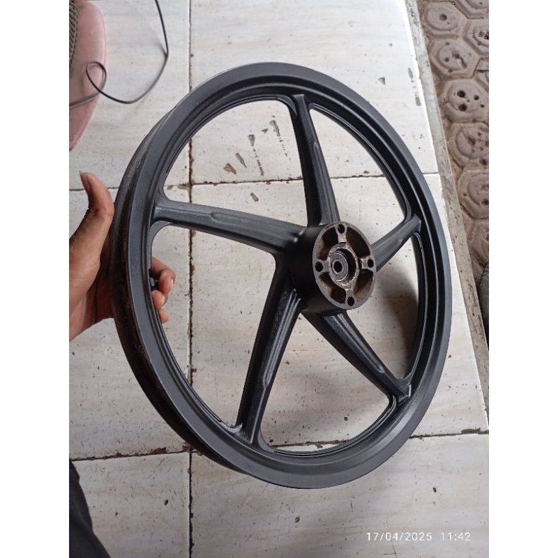 velg roda bintang/racing depan honda revo absolute supra125 fi original copotan