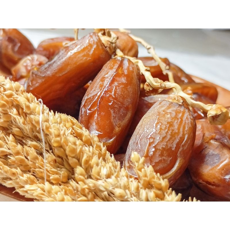 

Kurma tunis tangkai 1kg / tunis / kurma / kurma tunis / kurma Tunis tangkai / kurma tunisia tangkai / oleh oleh umrah