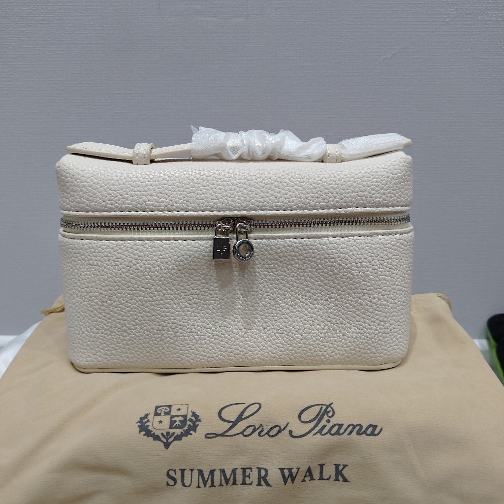 Tas LP Warna Putih – Desain Elegan & Mewah