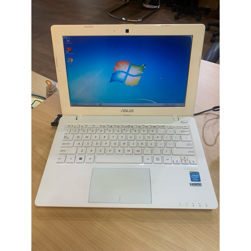 (bekas-minus) laptop Asus X200M ram 4gb win 7
