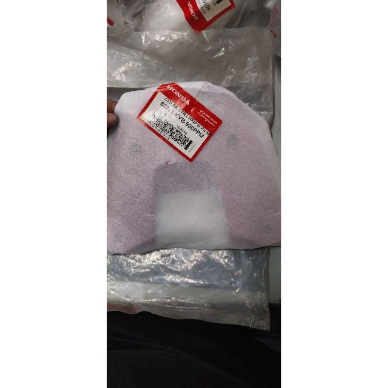 Cover sambungan body bawah belakang untuk motor Vario 110CW Part number 83751KVB930PPM