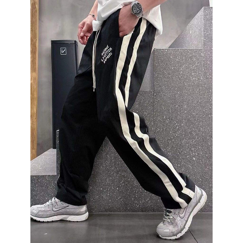 Premiumstore.outfit Celana Sport Jogger Pria Hitam List Putih – Desain Streetwear Kasual – Ukuran M 