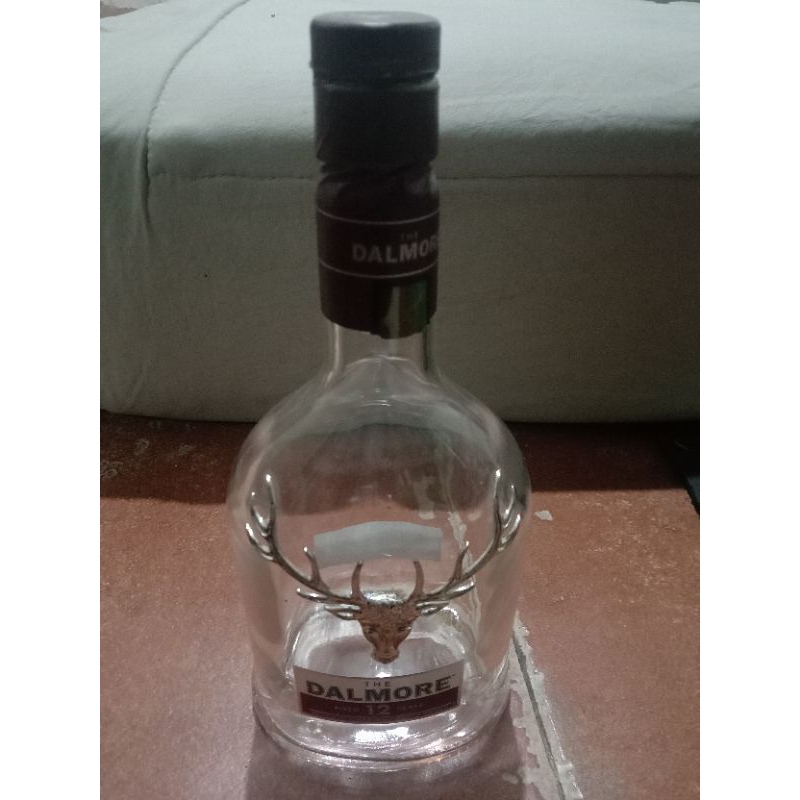 botol hias dinding dan lemari