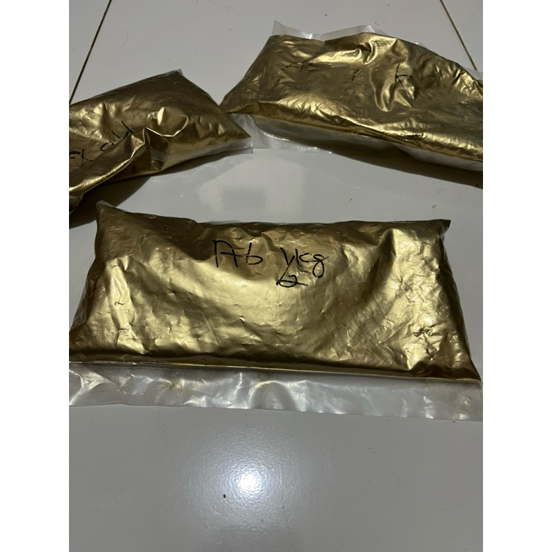 

serbuk geliter A 6 a6 bahan cat strofoam gold 500gram