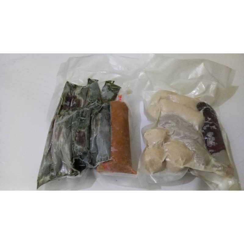 

pempek tengiri frozen isi 10