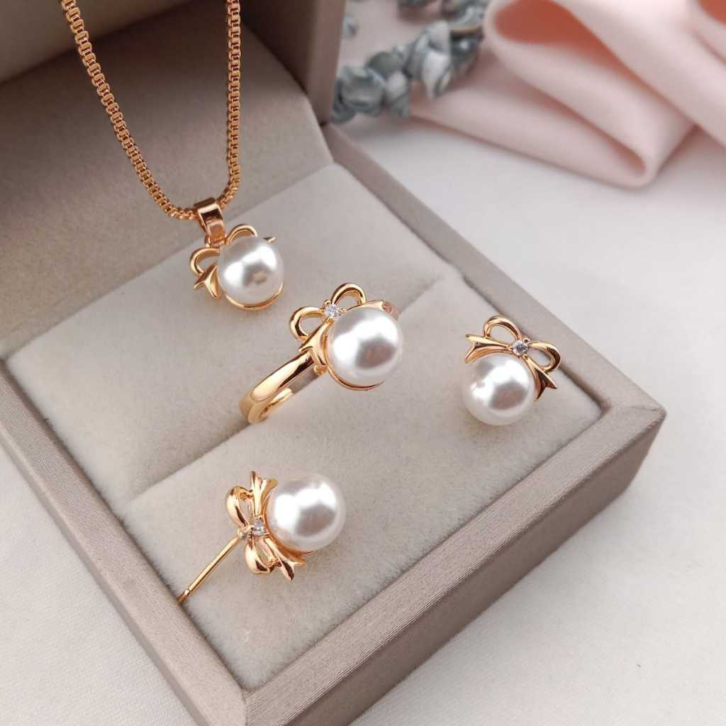 Satu Set Perhiasan Mutiara Air Tawar Asli Lombok - ST001