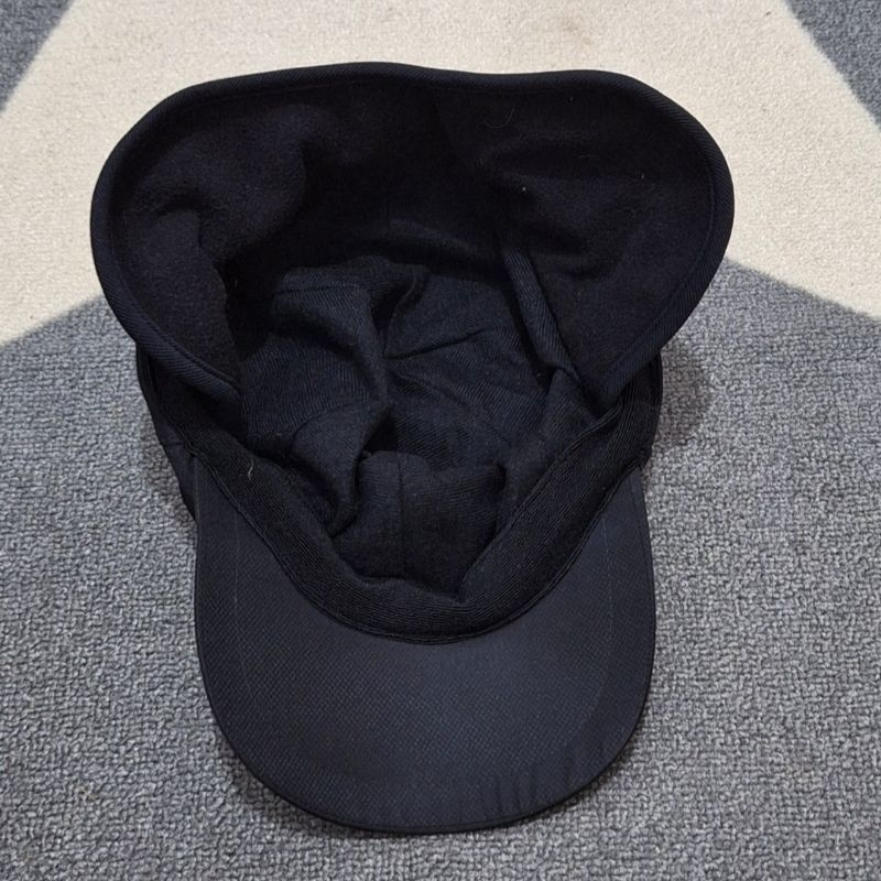 topi outdoor unik ada penutup kuping bekas original preloved