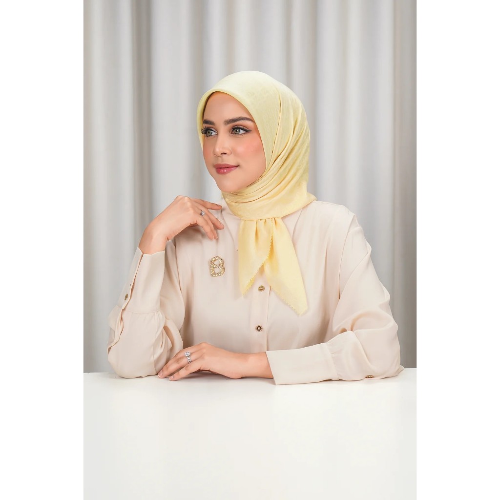 [READY STOCK] Buttonscarves | Everyday Tapis Embossed 2.0 - French Vanilla