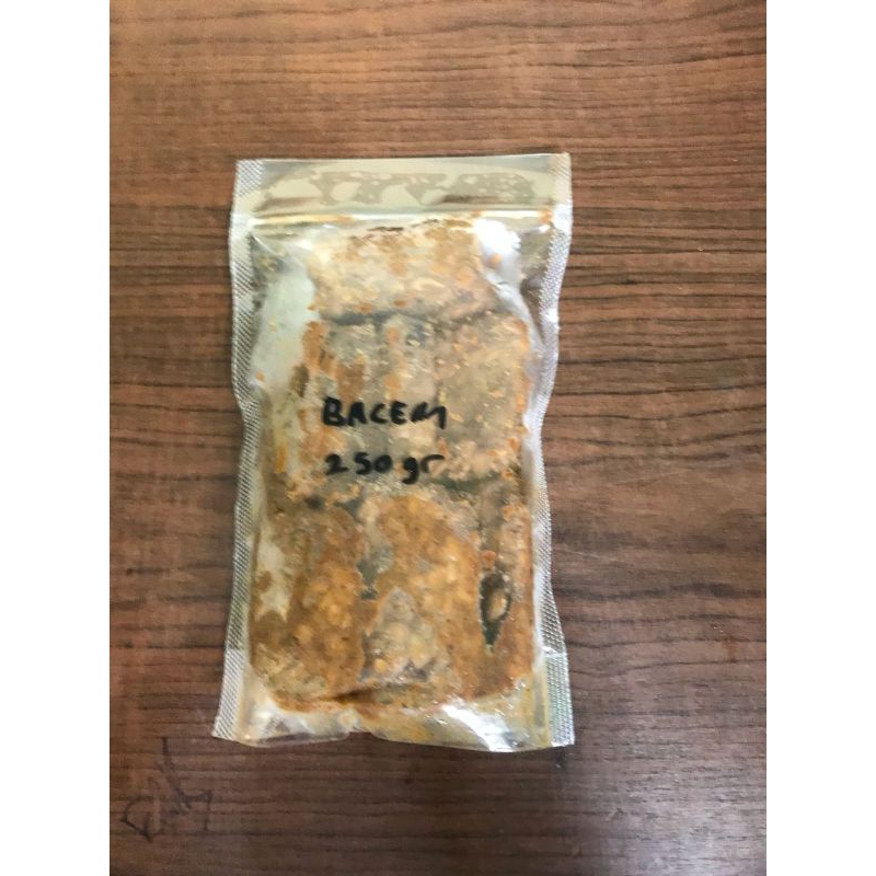 

Tempe Bacem kemasan 250gr isi 7 potong tinggal goreng