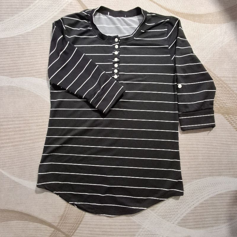 [preloved] baju atasan wanita hitam putih lengan panjang  3/4