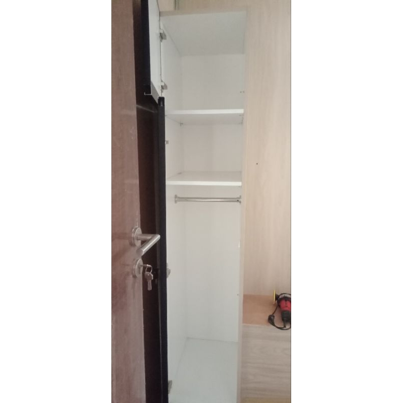 lemari pakaian bahan hpl minimalis
