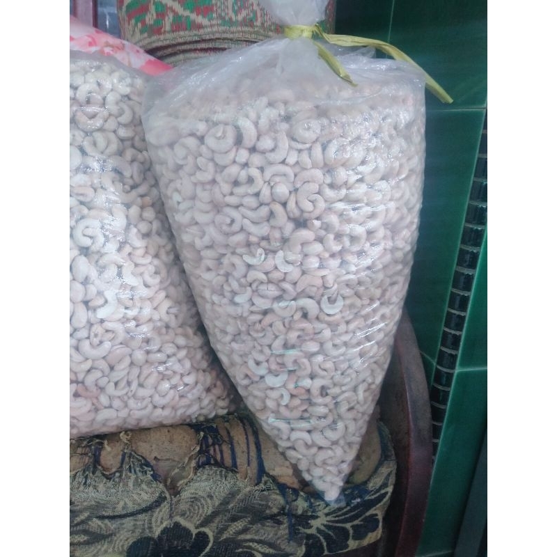 

KACANG METE/MEDE ASLI WONOGIRI MENTAH MURAH BERKWALITAS