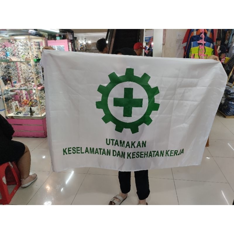 Bendera K-3 Ukuran 120x180 Satin