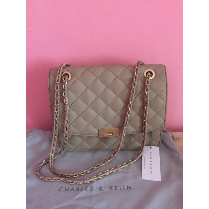 Preloved Tas Wanita Charles & Keith