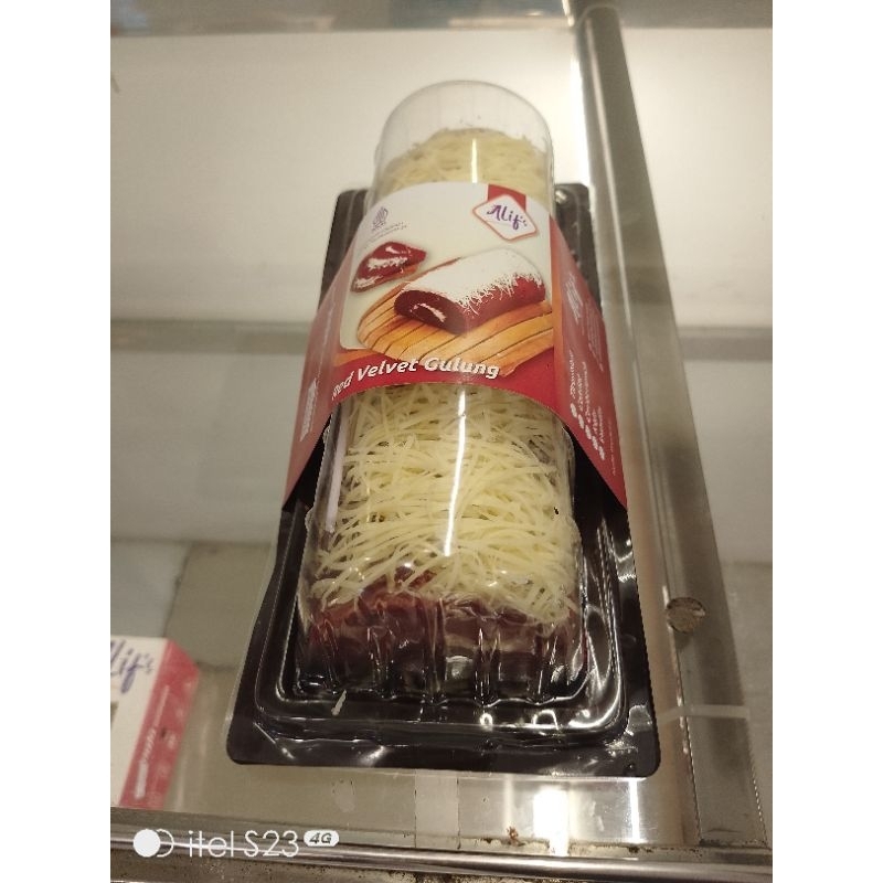 Red Velvet gulung alif's bakery