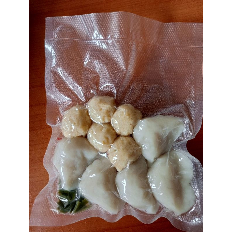 

Pempek Nora isi 10 campur Adaan dan telor kecil enak murah