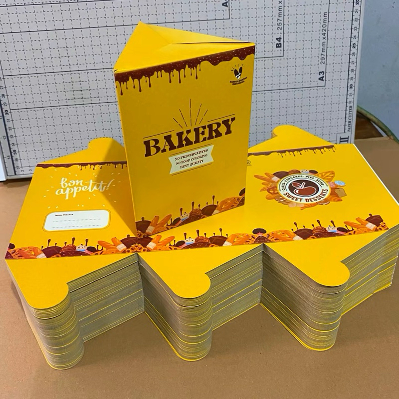 

Kemasan Segitiga Roti (Bakery Brand) Uk.11-11-11, T:15 cm