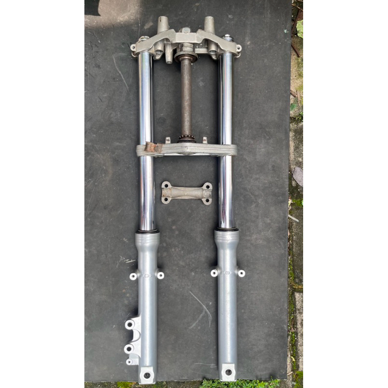 Shock Depan Migelli 250cc minerva / Thunder 250. As 37 Original full pnp Honda nominus tinggal pakai