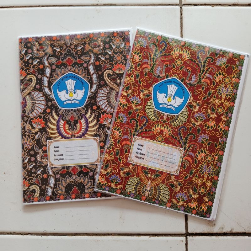 

1 Pak Sampul Buku Tulis BATIK Isi 20 Lembar TUT WURI HANDAYANI ( Kwarto & Campus )
