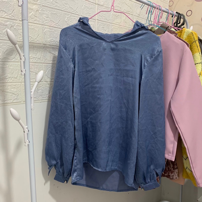 preloved kemeja/blouse satin merk shein wanita/kerja