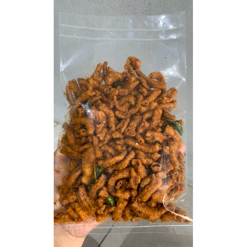 

Keripik Usus Pedas daun jeruk