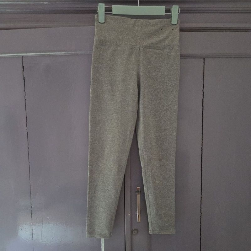 PRELOVED LEGGING COTTON ON BODY