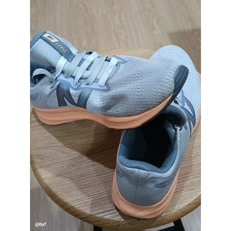 Sepatu Snaekers Wanita NB DRFT second