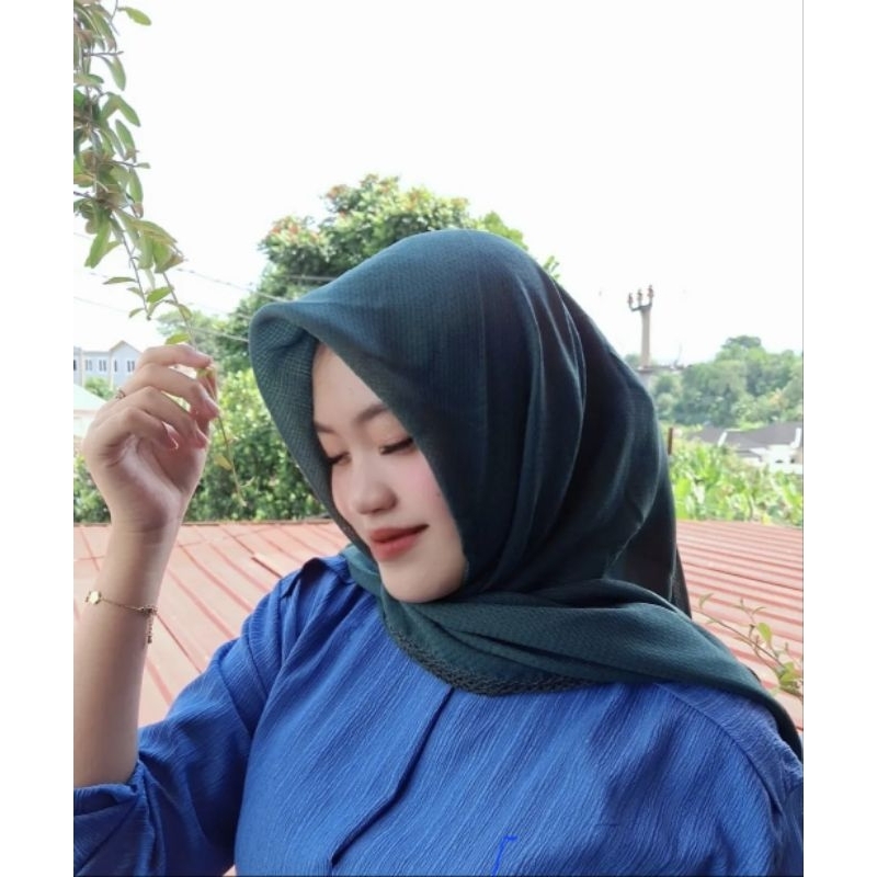 Hijab Segi Empat Polos (renda)