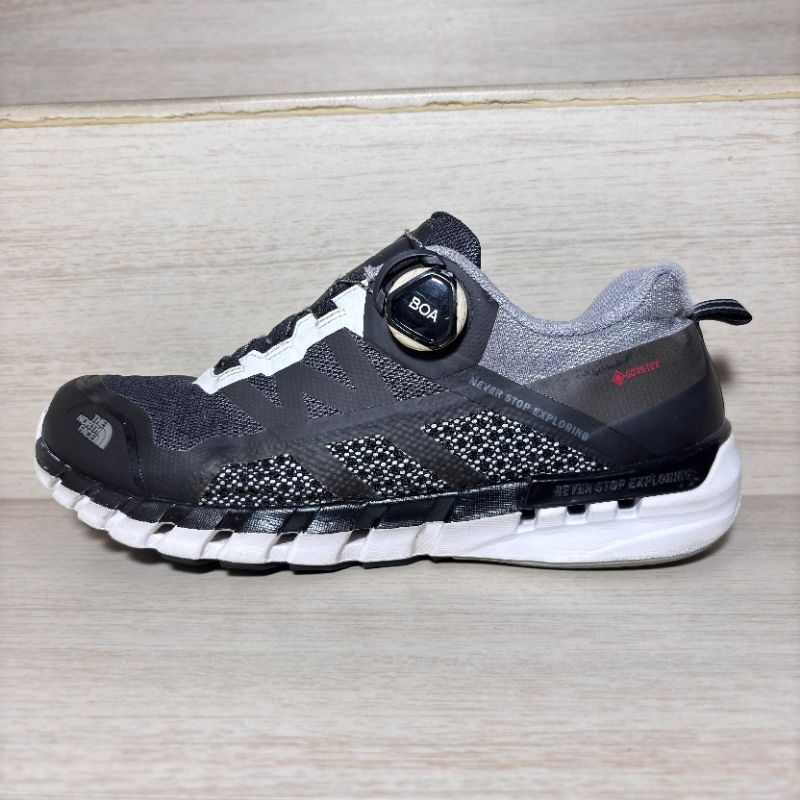 Sepatu outdoor trekking hiking running TNF boa system / tali putar second original [murah]