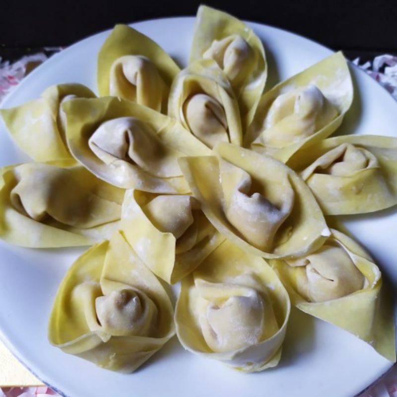 

pangsit Ayam wonton isi 5/10 bisa direbus / di goreng