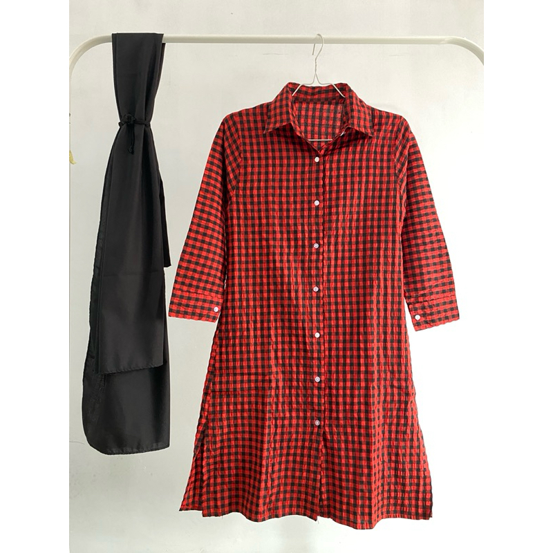 PRELOVED Kemeja Kotak-Kotak Merah