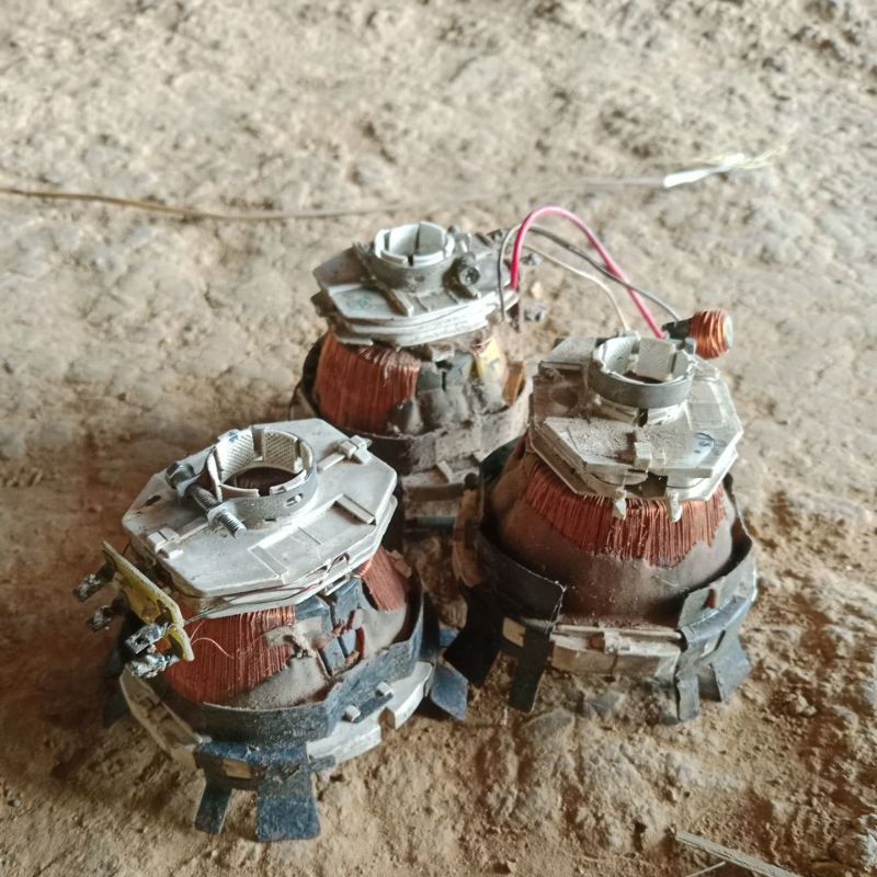 defleksi (YOKE) leher kecil