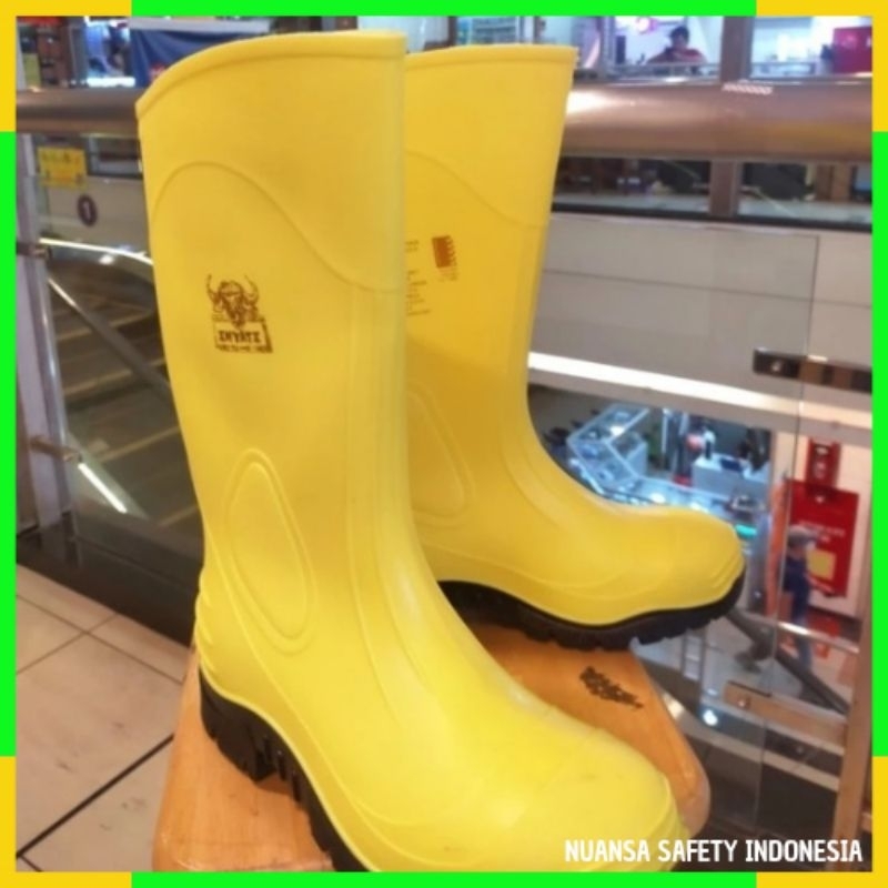 Inyati Safety Shoes – Sepatu Safety Boots K3 untuk Pekerja Lapangan