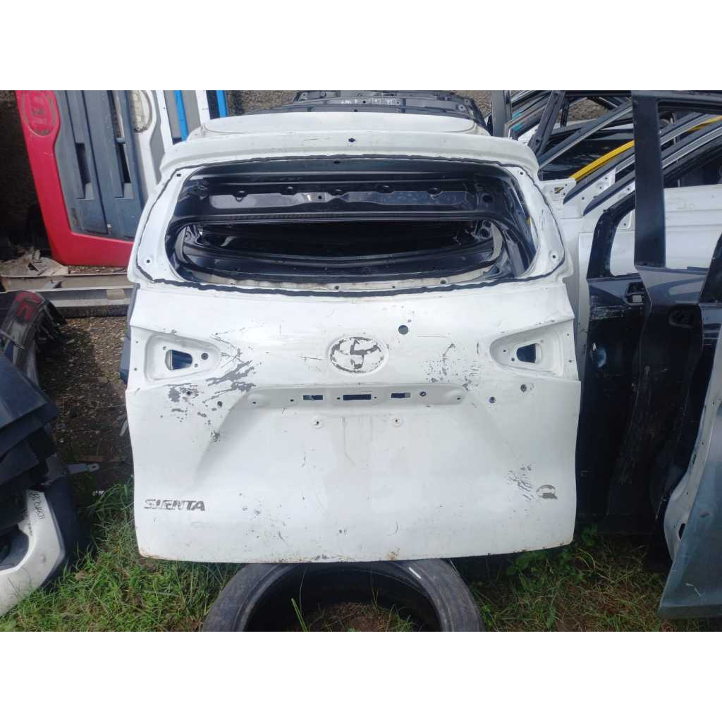Pintu Bagasi Toyota Sienta