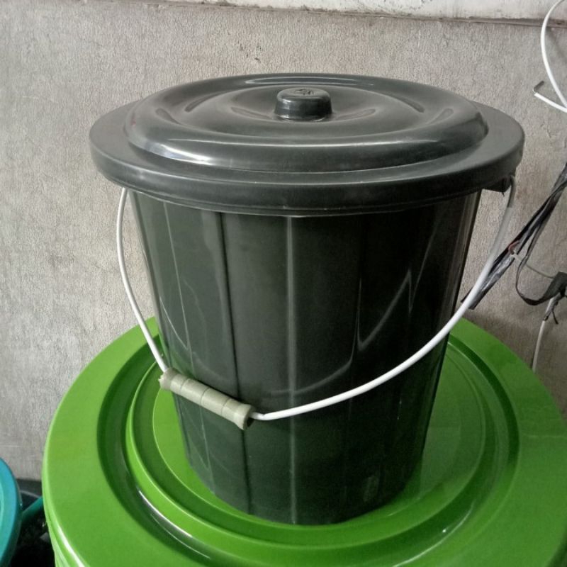 Ember 30 Liter/Ember Tutup Uk 30 Liter/Ember Plastik Uk 30 Liter