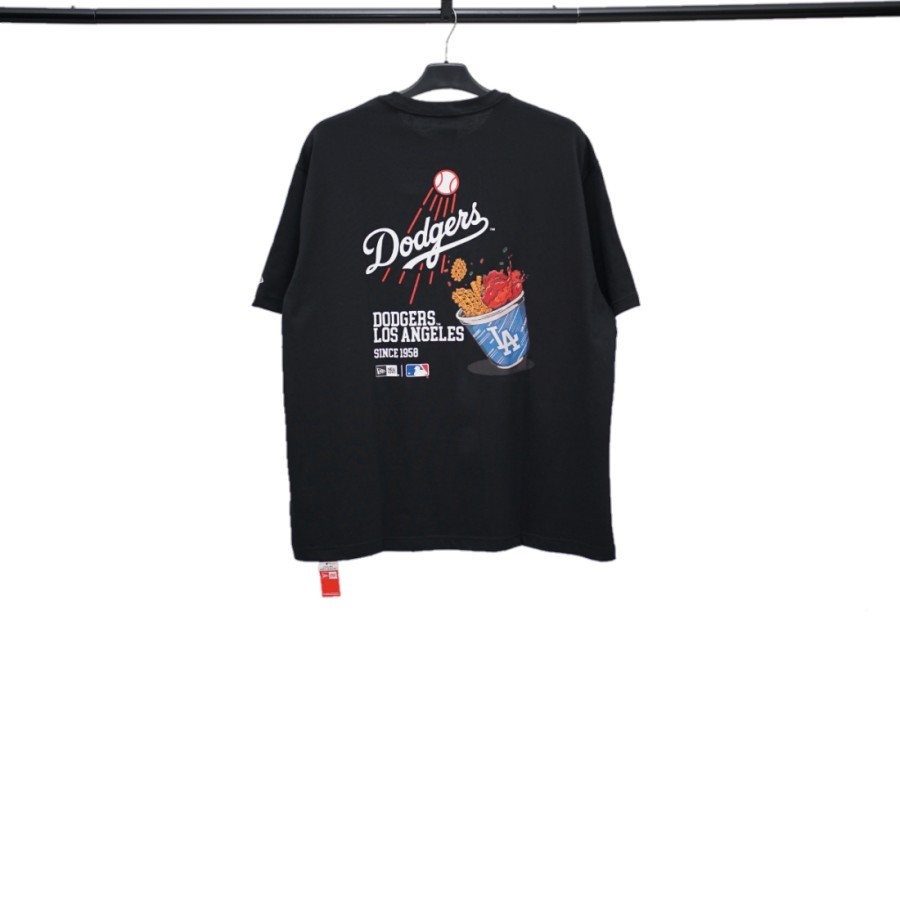 NEW ERA Black Cheering Food Tshirt Authentic / Kaos Branded NewEra Original