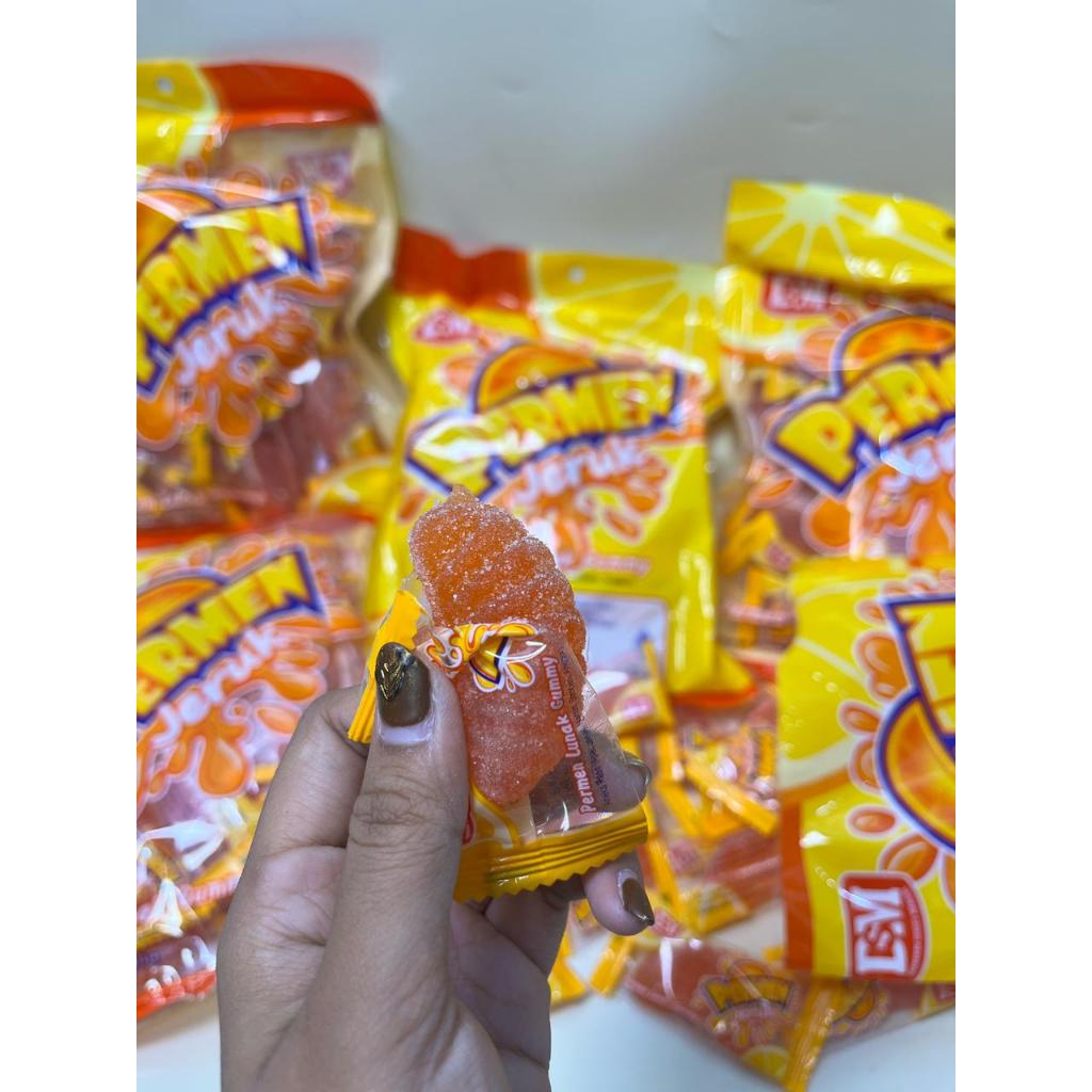 

DSM Permen Lunak Jeruk 1 Pack isi 30 Pcs Permen Viral Rasa Buah Jeruk Gummy Lolipop Asam Manis BPOM RI HALAL Snack Foods