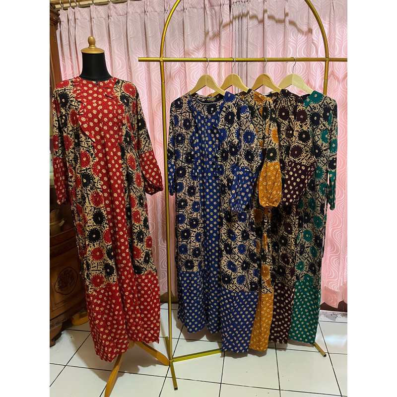 Gamis Naura