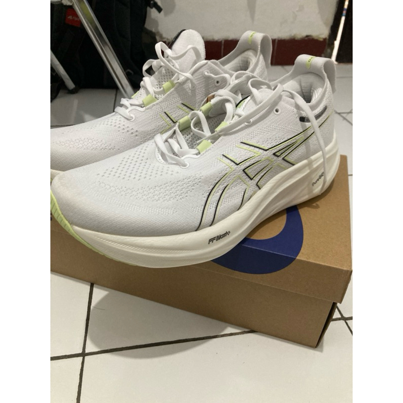 sepatu running asics gel nimbus 26