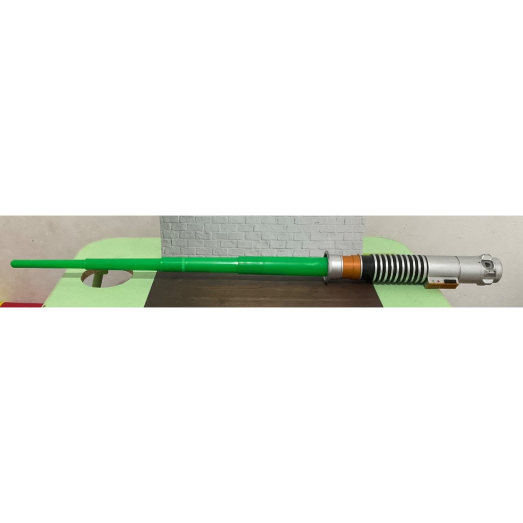 Hasbro & Lucasfilm - Green Lightsaber.